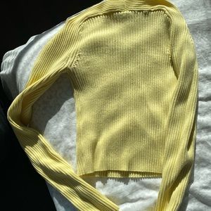 yellow straight neck sweater